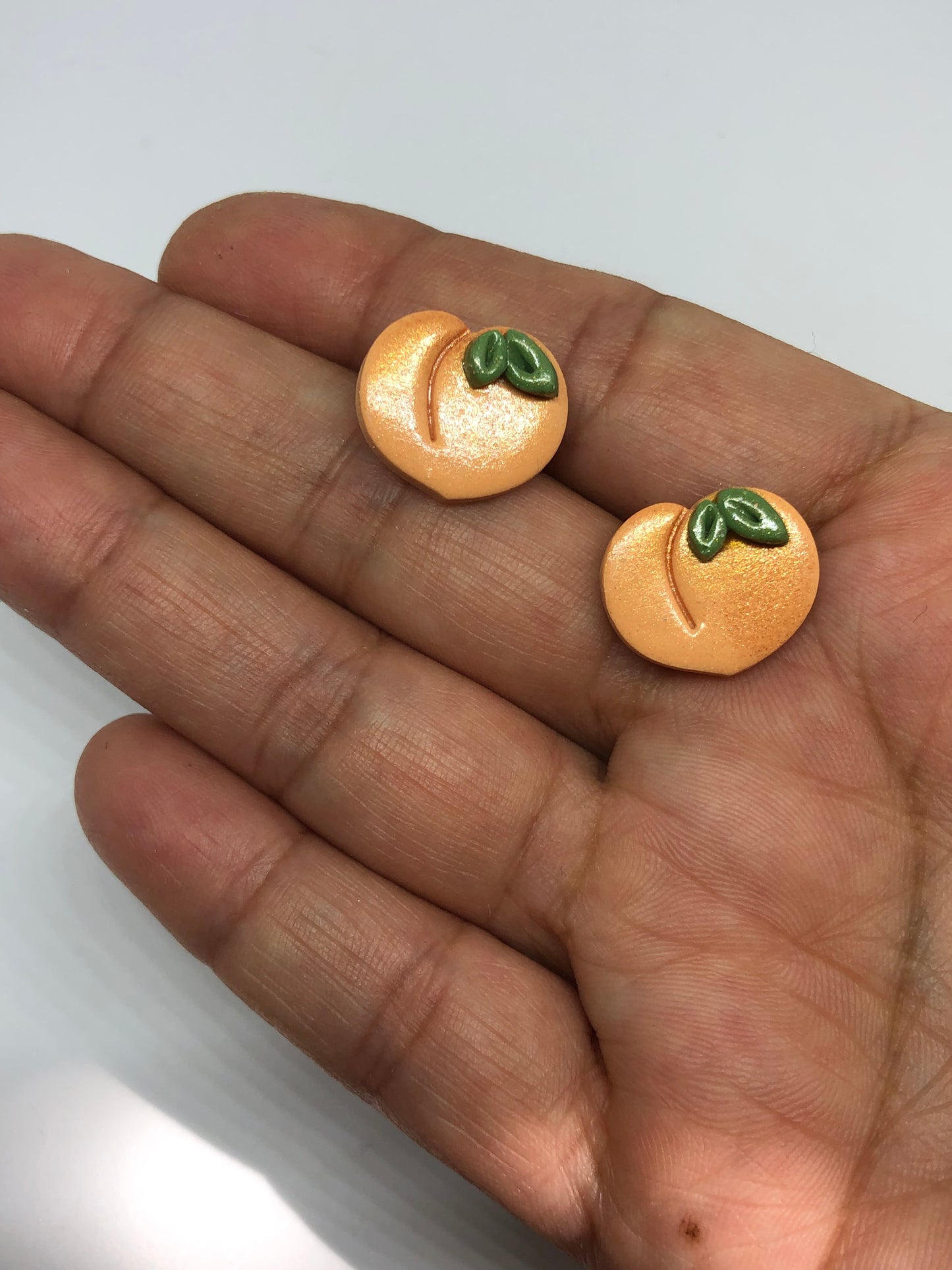 Peach stud