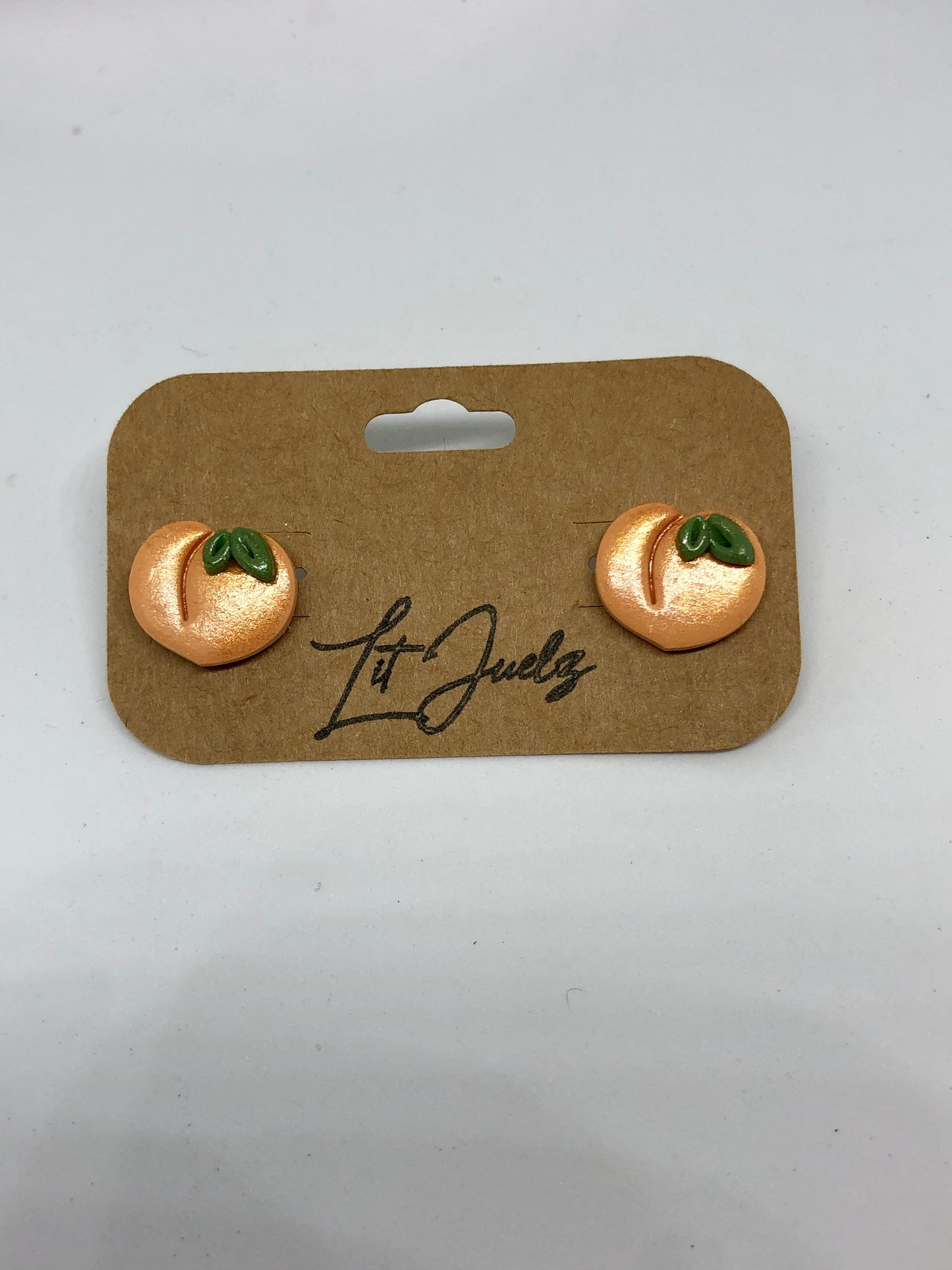 Peach stud