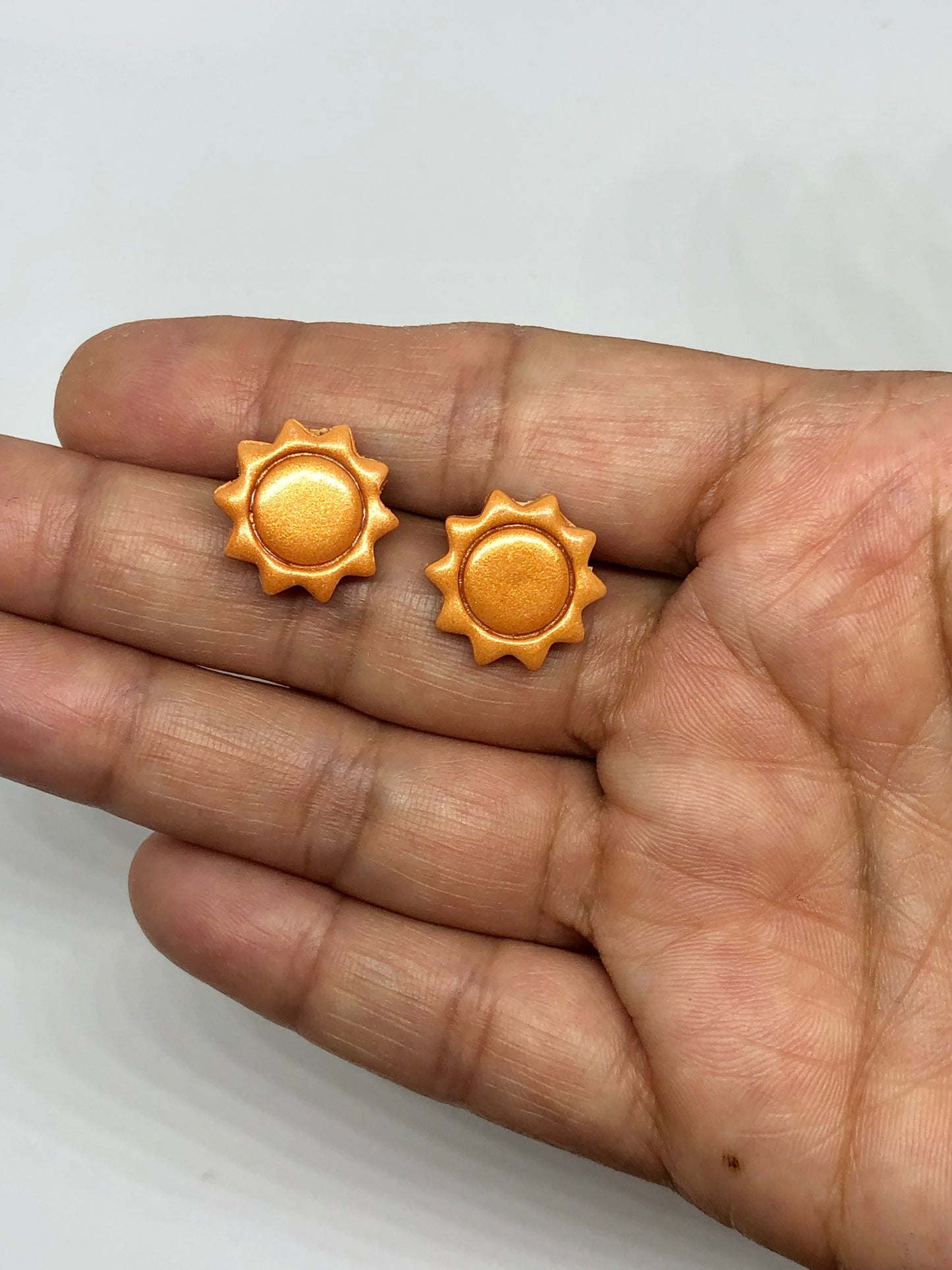 Sun stud